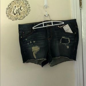 Torrid Size 18 Distressed Maui Dark Jean Shorts